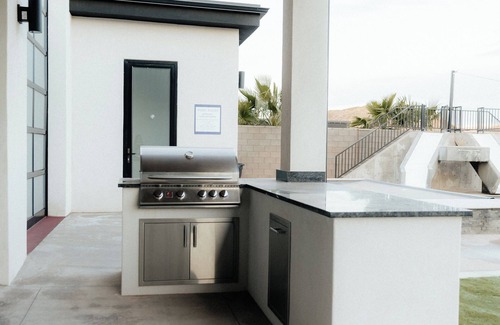 Hurricane House | SIDE A: Private Pickleball, Pool, Trampoline, Theater, Sauna, Hot Tubs and More!
