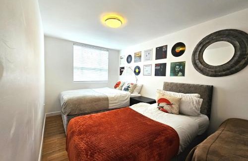 Liverpool City Centre Apartment | Sidemersey Livings - Spacious Loft for bigger groups - Very Central and Cosy