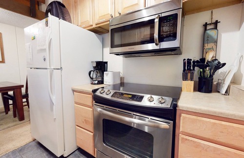 Mammoth Lakes Condo | Sierra Manors 75 Cozy and Comfy Condo, On the Shuttle Route by RedAwning