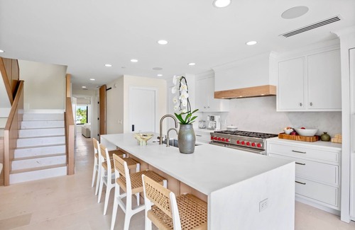Siesta Key Village House | Siesta Beachfront Paradise: Infinity Pool & Spa!