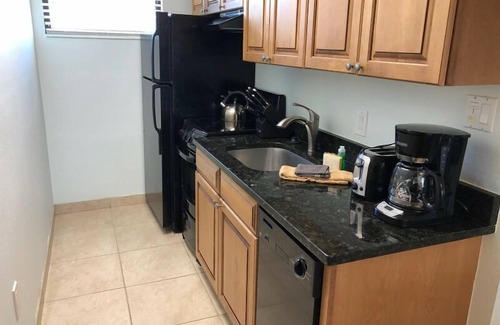 Siesta Key Condo | SIESTA SANDS BEACH RESORT - Beachfront Condo complex on Crescent Beach - 1BR