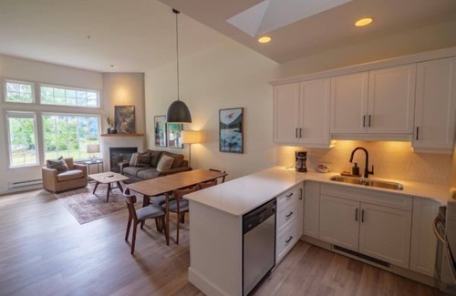 Ucluelet Condo | SIGNATURE COLLECTION ONE BEDROOM KING SUITE + OUTDOOR SOAKER TUB ON PATIO