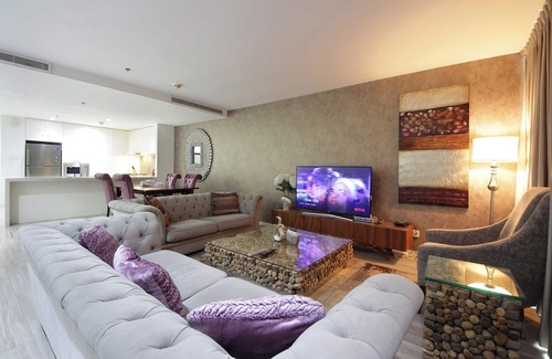 Jadaf Apartment | Silk Valley - Luxury 1 Bedroom close to Plazzo Versace
