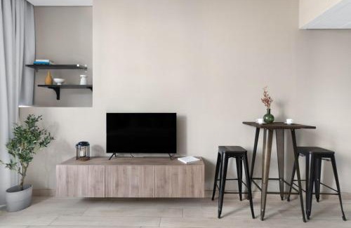 Bur Dubai Apartment | Silkhaus modern studio in the heart of DIFC with pool and gym access
