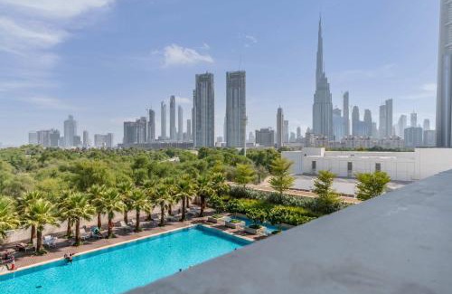 Bur Dubai Apartment | Silkhaus studio in DIFC with Burj Khalifa view, pool & gym