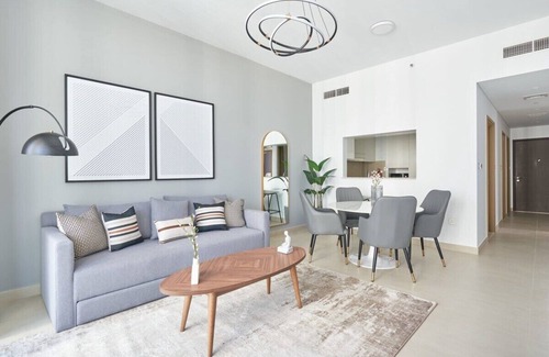 Za'abeel 2 Apartment | Silkhaus Stylish 2 BDR | Pool and Gym | Downtown