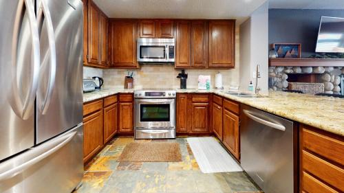 Mammoth Lakes Apartment | Silver Bear #30 condo