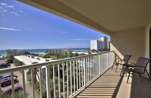 Destin Condo | Silver Dunes 40 - Gulf Front, Community Pool, Exercise Room, Game Room!