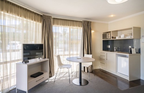 Fenton Street Hotel | Silver Fern Rotorua Suites & Spa