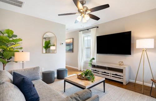 Asheville House | Silver Maple by AvantStay Modern Stylish Haven
