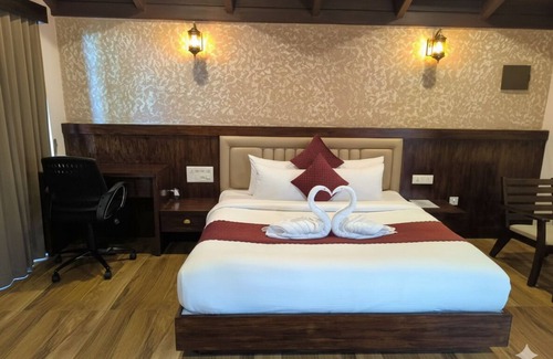 Vayittiri Hotel | SILVER OAK RESORT WAYANAD
