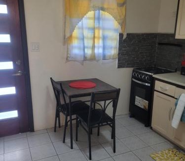 Runaway Bay Apartment | Silverbuttons