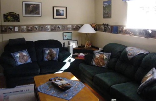 Smithers House | Silvern Lake Trail Bed and Breakfast