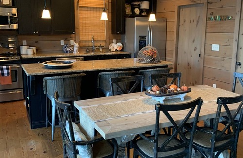 Crane Hill House | Silverock Smithlake- wonderful views sleeps 10 - 2 pools, pet friendly