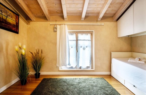 Renzano Apartment | Silvi's Home - View of the lake