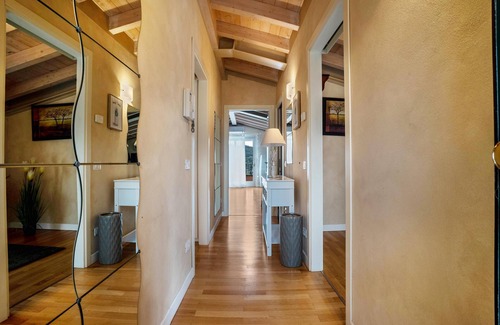 Renzano Apartment | Silvi's Home - View of the lake