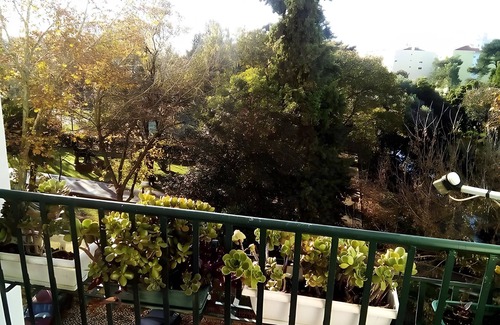 Carcavelos Apartment | 'Simbiose' Room with Balcony, Wi-Fi and Air Conditioning