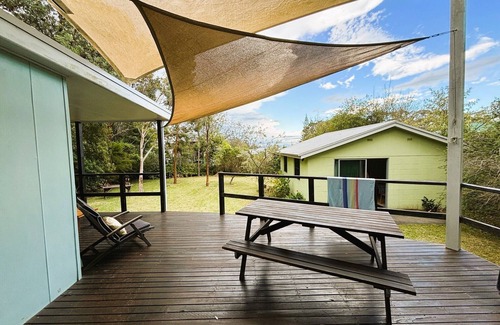 Currarong House | Simple beach house close to Rockpool and Bosom Beach