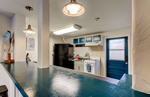 Indian Rocks Beach House | Simple Modern Gem 2 Blocks to Beach Pet Friendly