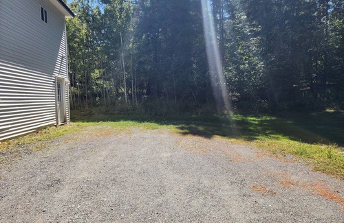 Brewer Apartment | Simple, pet-friendly 2-bedroom apartment close to downtown and Umaine