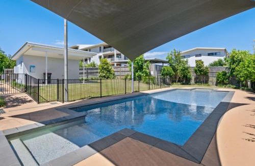Mango Hill Apartment | Simple & Sweet Mango Hill Home - Big Patio