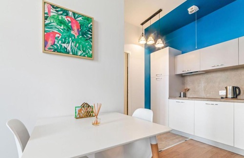 Cœur de Ville Apartment | Simplistic Apartment in Vichy near Thermal Baths
