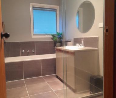 Sassafras House | Simply Sassafras - Tree Fern Suite - self-contained
