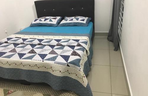 Presint 15 Apartment | SINGGAH Putrajaya - 3 Bedrooms with Pool and KL View