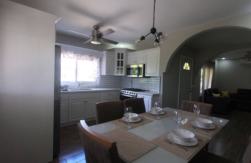Antoneys Cay House | Single-Family Home With Gated Tropical Yard
