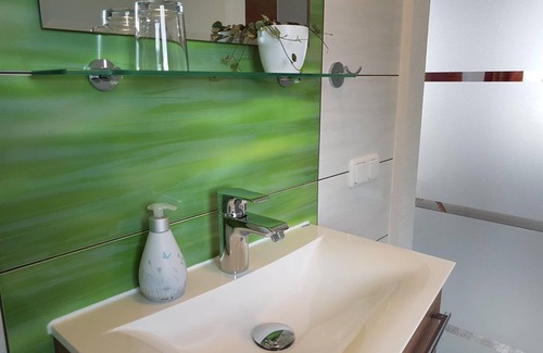 Toenning Bed & Breakfast | Single room 2 with shower/toilet in the hallway - guest house "Arkona"