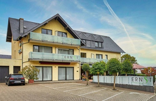 Kueser Plateau House | Single room - Hotel-Café Ernst