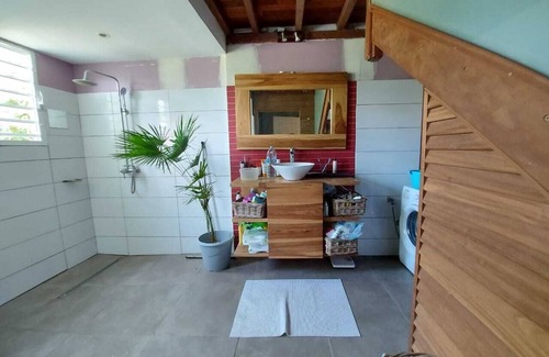 Pointe de la verdure House | Single room in a quiet, central house, 5 minutes walk from the beach.