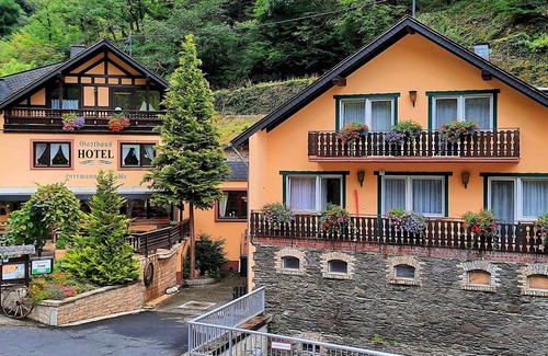 Sankt Goarshausen House | Single room, shower or bath, toilet, balcony - Hotel Café Herrmanns Mühle