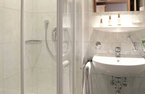 Damuels House | Single room with balcony - Aparthotel Garni Schönblick