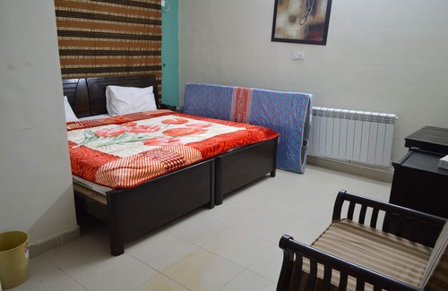 Islamabad House | Single room with double or twin bed