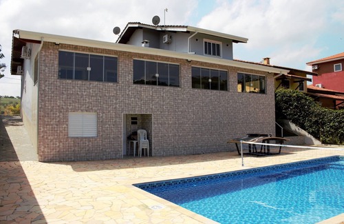 Atibaia Cottage | Single-storey house! Gated community/Leisure and relaxation/Air conditioning in bedrooms