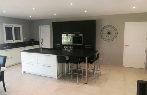 Molini House | SINGLE-STOREY VILLA PRIVATE GARDEN HEATED POOL WALKING DISTANCE TO SEA