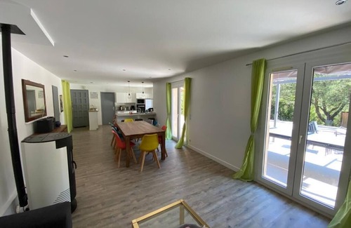 Grignan House | Single-storey villa with garden and private pool