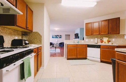 Katy House | Single-story Katy Home 3/2 SLEEPS 12 With Easy Access To HW 99 & Energy Corridor