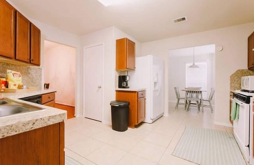 Katy House | Single-story Katy Home 3/2 SLEEPS 12 With Easy Access To HW 99 & Energy Corridor