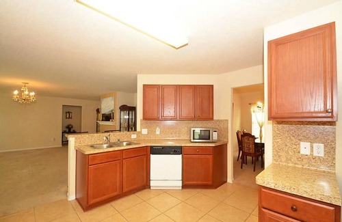 Katy House | Single-story Katy Home 3/2 SLEEPS 12 With Easy Access To HW 99 & Energy Corridor