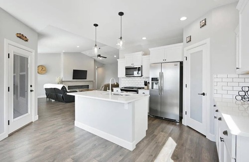 Grand Junction House | Sip, Stay and Ride- a charming wine themed home in Grand Junction