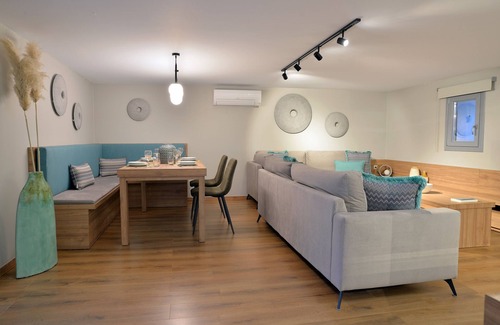Gargaliani Apartment | Sir T Grand apartment...an ideal choice for a family or a group of friends!