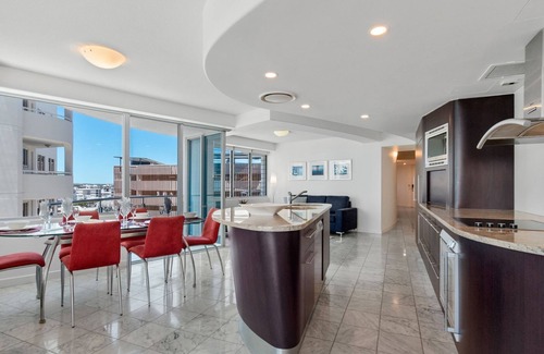 Mooloolaba Apartment | Sirocco 608 by G1 Holidays - Two Bedroom Beachfront Oceanview Apartment in Sirocco Resort