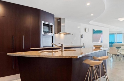 Mooloolaba Apartment | Sirocco 903 Oceanfront Luxury Sub-Penthouse