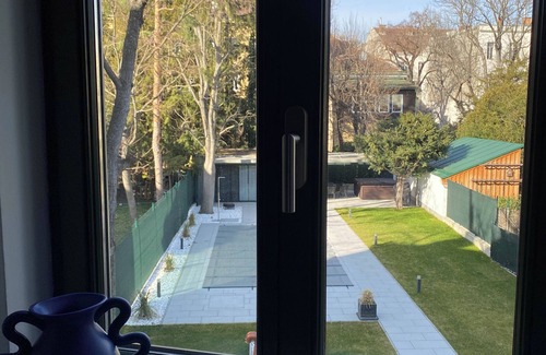 Penzing Apartment | Sissi West