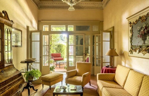 Bornato Villa | Sisters House