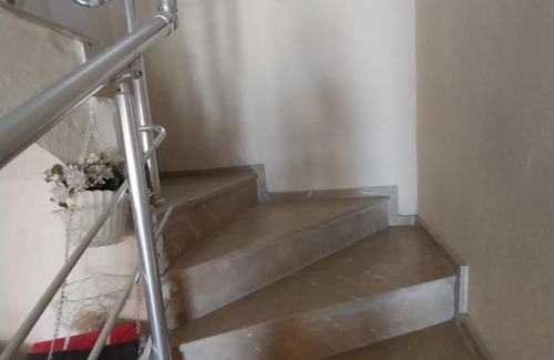Karaburun Villa | Site icinde yüzme havuzu olan manzaralı villa.