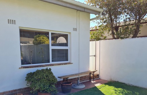 Gordons Bay Central House | Situated in the heart of the Cape an ideal seaside holiday home