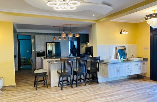 Maasai Mara Hotel | six-bedroom luxury hotel offers serene tranquility in Maasai Mara's heart